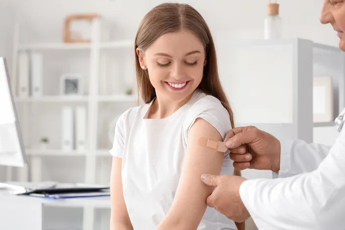 Vacinas da dengue: quem pode tomar, doses e efeitos colaterais