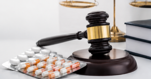 Como funciona a judicialização de medicamentos e quando ela pode ajudar o paciente